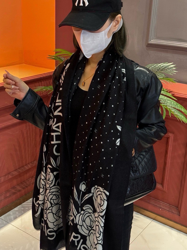 ブランドマフラー背面デザイン